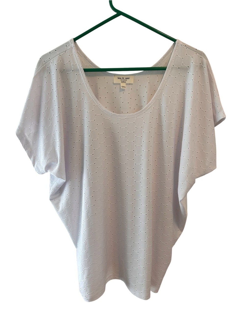 Kim & Cami Eyelet Blouse Women’s SizeM Dolman Sleeve Top White Eyelet Sleeve Top